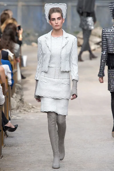 Look 23